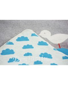 Babydeken met capuchon en babynaam - grijs-blauw met wolkjes