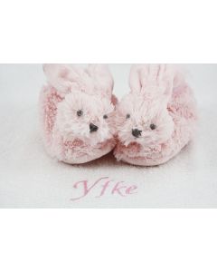 Pink Rabbit Richie Slippers op monddoekje