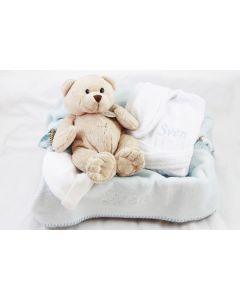 Bear Buster op mand met babybadjasje, lichtblauw, roze, sand of lichtgrijs