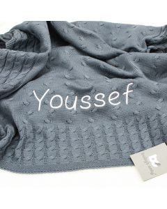 Baby's Only, gebreide babydeken met naam in diverse kleuren