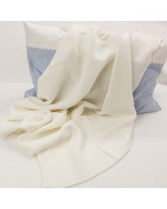 Zachte gebreide babydeken met babynaam, off white