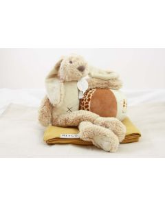Rabbit Richie op gebreide babydeken