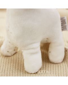 Sustainable Giraf BamBam op gebreide babydeken met knots
